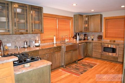 206 Overlook Dr, Deep Gap, NC 28618 photo 3