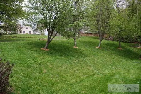153 Wiley St, Jefferson, NC 28640 photo 6