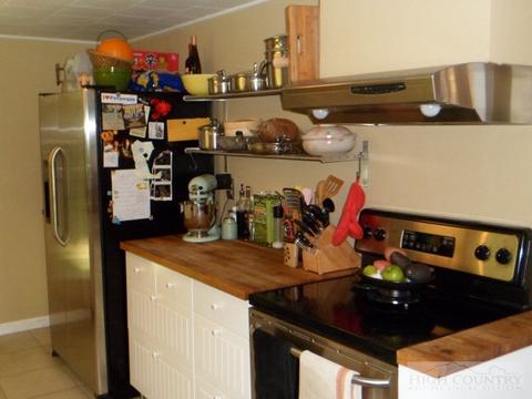 936 Queen St, Boone, NC 28607 photo 4