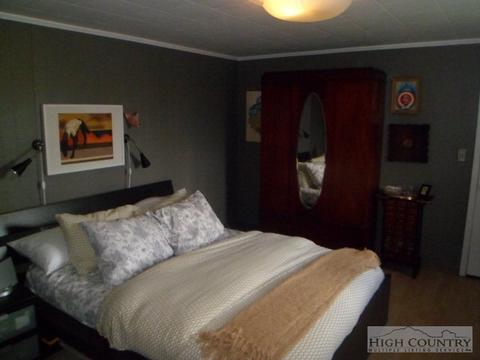 936 Queen St, Boone, NC 28607 photo 7