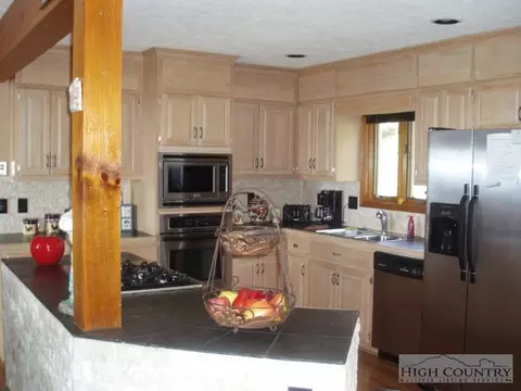 389 Skiview, Seven Devils, NC 28604 photo 7