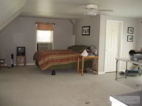 170 Abigail Ct, Crumpler, NC 28617 photo 4