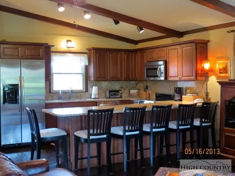 100 Hemlock Spur, Beech Mountain, NC 28604 photo 14