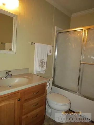 100 Hemlock Spur, Beech Mountain, NC 28604 photo 8