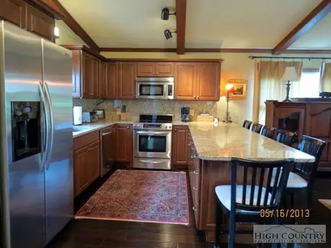 100 Hemlock Spur, Beech Mountain, NC 28604 photo 13