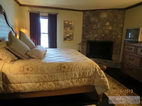 100 Hemlock Spur, Beech Mountain, NC 28604 photo 4