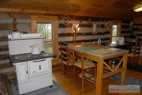 139 Summit Dr, Todd, NC 28684 photo 11