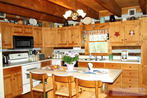 139 Summit Dr, Todd, NC 28684 photo 6