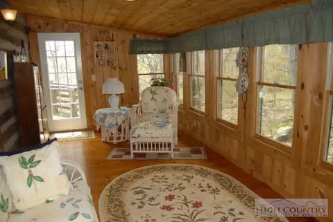 139 Summit Dr, Todd, NC 28684 photo 4