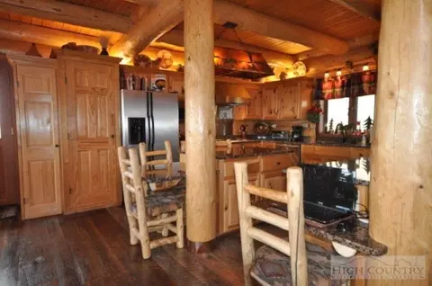 402 Elk Summit Dr, Todd, NC 28684 photo 4