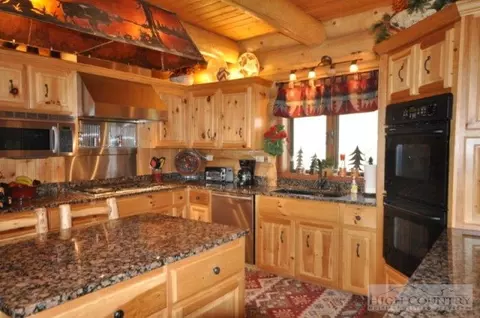 402 Elk Summit Dr, Todd, NC 28684 photo 3