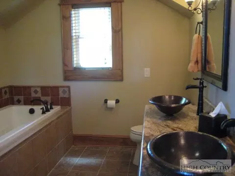 459 Glen View Rd, Boone, NC 28607 photo 9