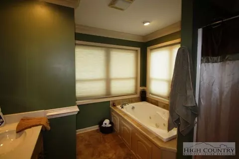 517 Ivy Ridge Rd, Deep Gap, NC 28618 photo 12