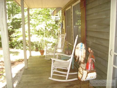 9044 Elk Creek Rd, Deep Gap, NC 28618 photo 2