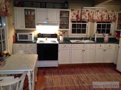 9044 Elk Creek Rd, Deep Gap, NC 28618 photo 11