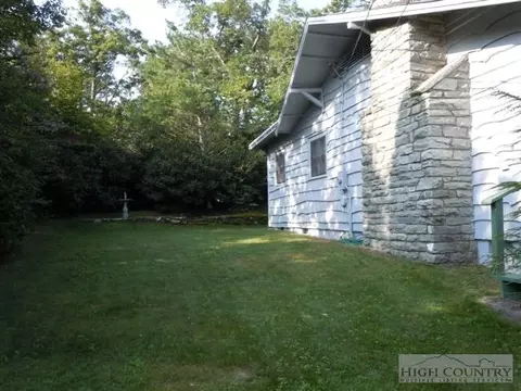 464 High Peak Dr, Blowing Rock, NC 28605 photo 4