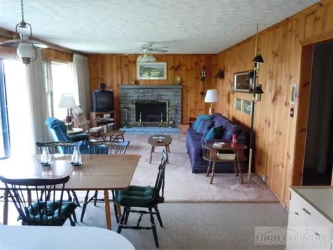 464 High Peak Dr, Blowing Rock, NC 28605 photo 2
