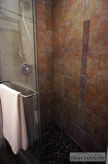 449 High Knolls Ln, Deep Gap, NC 28618 photo 3
