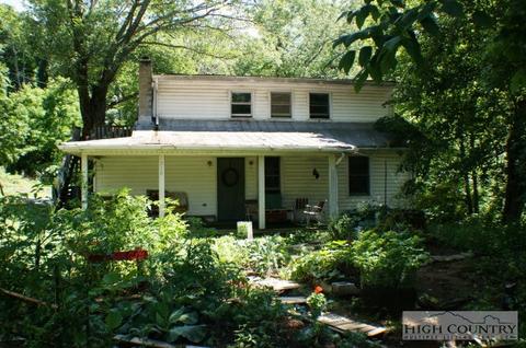 210 Windy Dr, Boone, NC 28607 photo 2