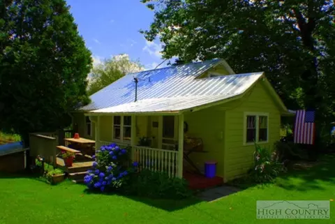 488 Mount Zion Ln, Deep Gap, NC 28618 photo 2
