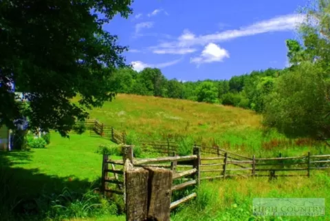 488 Mount Zion Ln, Deep Gap, NC 28618 photo 3