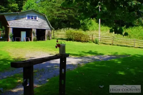 488 Mount Zion Ln, Deep Gap, NC 28618 photo 15