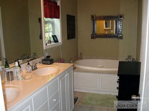 432 High Knolls Ln, Deep Gap, NC 28618 photo 17
