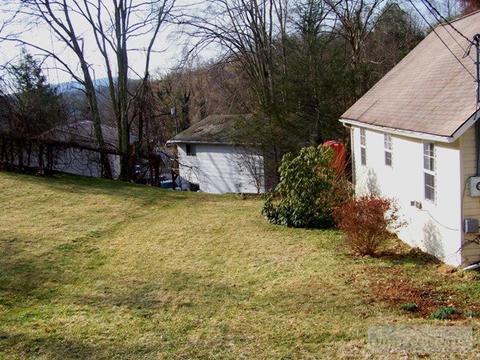 147 Dotson Dr, Boone, NC 28607 photo 3