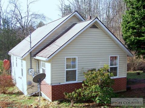 147 Dotson Dr, Boone, NC 28607 photo 4