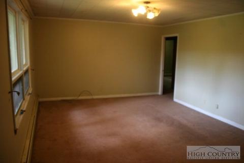 228 Hampton Dr, Boone, NC 28607 photo 6