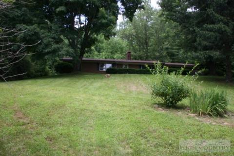 228 Hampton Dr, Boone, NC 28607 photo 8