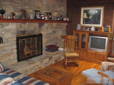 311 Memory Ln, Deep Gap, NC 28618 photo 13