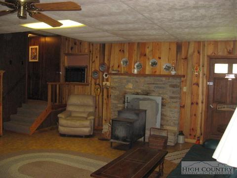 311 Memory Ln, Deep Gap, NC 28618 photo 9