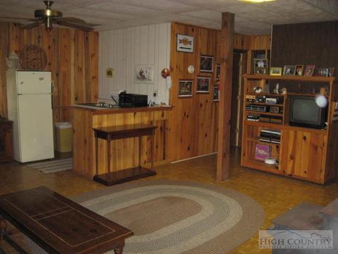 311 Memory Ln, Deep Gap, NC 28618 photo 10