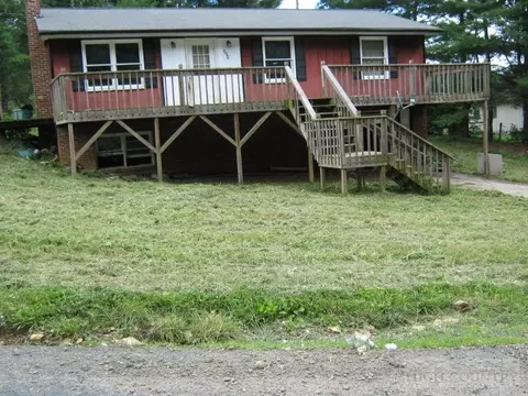 698 Flat Rock Rd, Crumpler, NC 28617 photo 1
