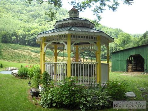 225 Joe Hampton Rd, Lansing, NC 28643 photo 9