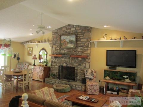 299 Doe Dr, Boone, NC 28607 photo 2