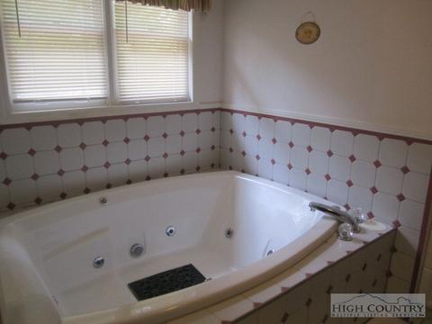 299 Doe Dr, Boone, NC 28607 photo 27