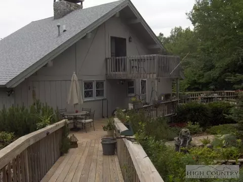 128 Skiway Cir, Beech Mountain, NC 28604 photo 5