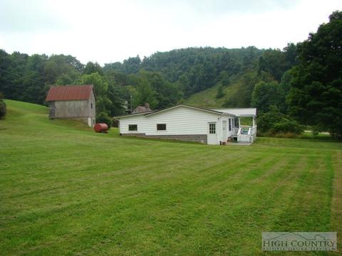 709 Pine Hill Rd, Boone, NC 28607 photo 2