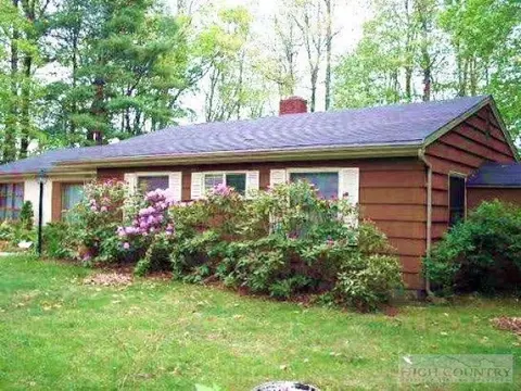 245 Crest Dr, Boone, NC 28607 photo 1