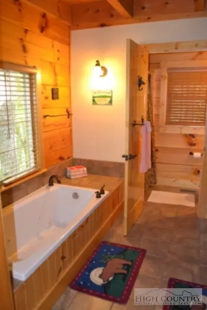 109 Ellies Trl, Deep Gap, NC 28618 photo 3