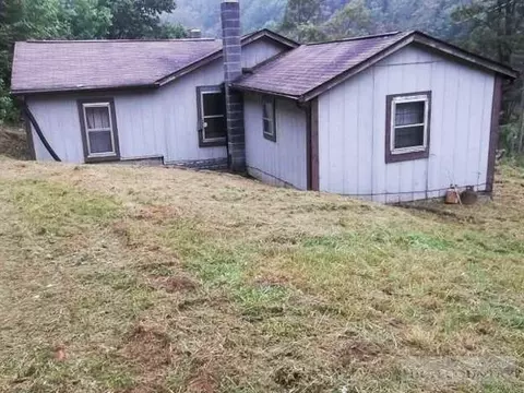 2522 Big Windfall Rd, Lansing, NC 28643 photo 1