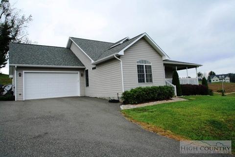 126 Wild Cherry Cir, Boone, NC 28607 photo 2