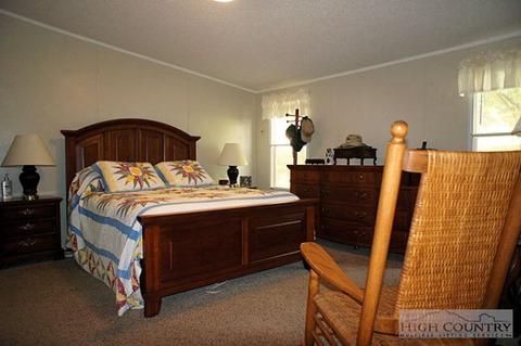 348 Betsy Cir, Todd, NC 28684 photo 7