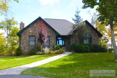 331 Greystone Dr, Boone, NC 28607 photo 2