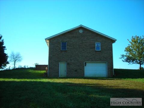 2824 Pine Run, Boone, NC 28607 photo 2