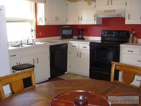 108 Oak, Boone, NC 28607 photo 15