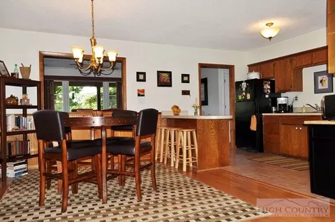 520 Hickory Knl, Deep Gap, NC 28618 photo 4