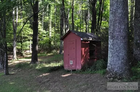 520 Hickory Knl, Deep Gap, NC 28618 photo 40